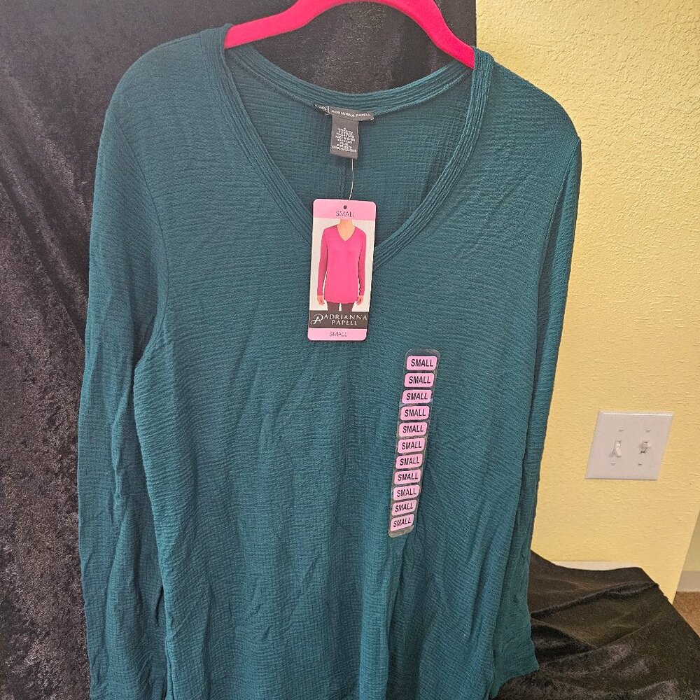Adrianna Papell S long sleeve emerald top, 91% Rayon, 8% Nylon, 1% Elastane